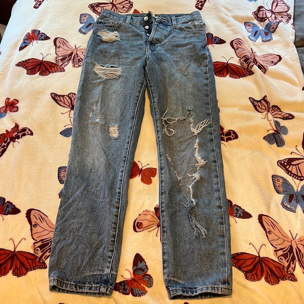 Boyfriend ripped jeans